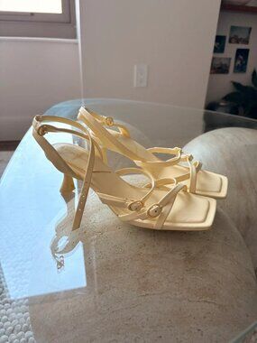 heel sandals